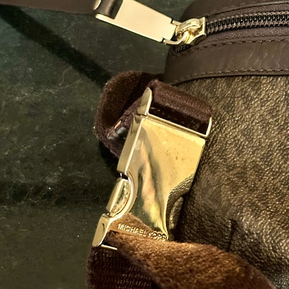 🎁Michael Kors Fanny Pack Purse M/L up to 42” Waist🎁 - Picture 2 of 4